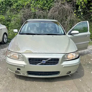 2005 Volvo 240 Sedan 4D