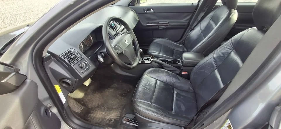 2005 Volvo 200 Series - Image 8 of 9