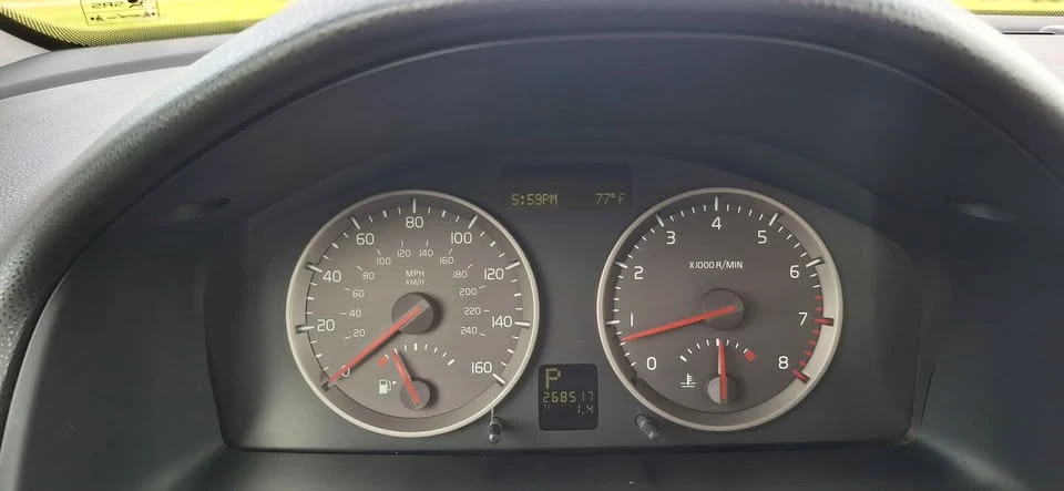 2005 Volvo 200 Series - Image 9 of 9