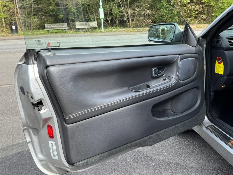 2005 Volvo C70 1st Gen - Image 18 of 30