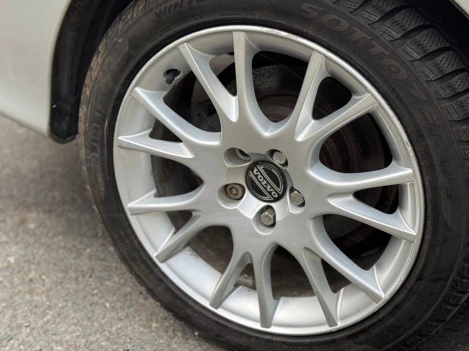 2005 Volvo C70 1st Gen - Image 15 of 30