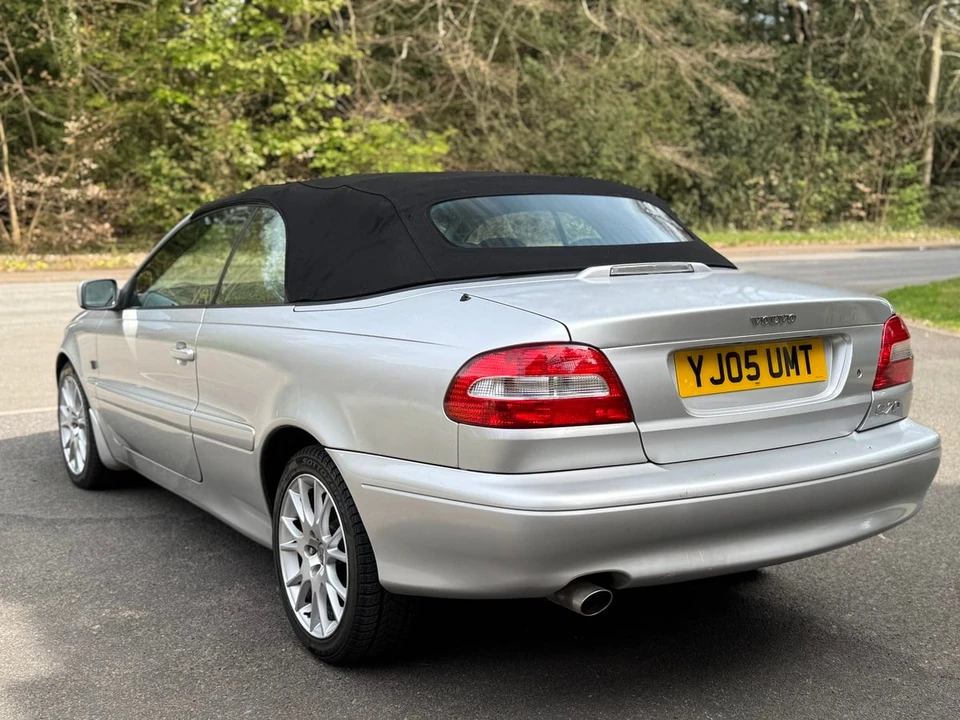 2005 Volvo C70 1st Gen - Image 11 of 30