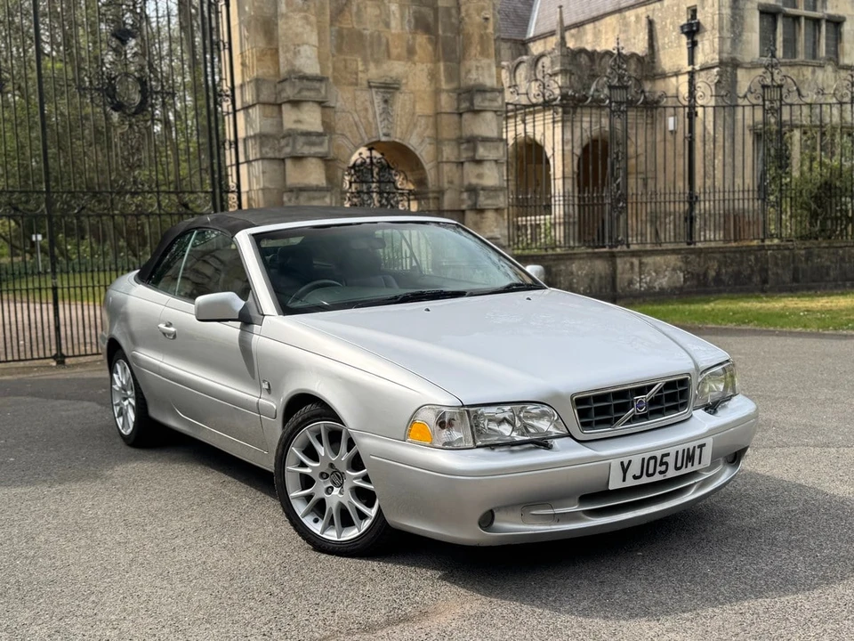 2005 Volvo C70 1st Gen - Image 2 of 30
