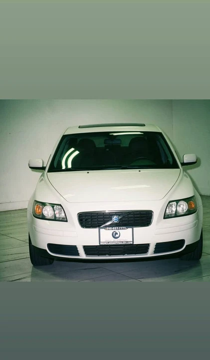 2005 Volvo S40 2nd Gen - Image 2 of 3