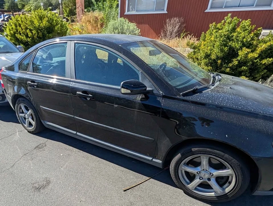 2005 Volvo S40 2nd Gen - Image 2 of 4