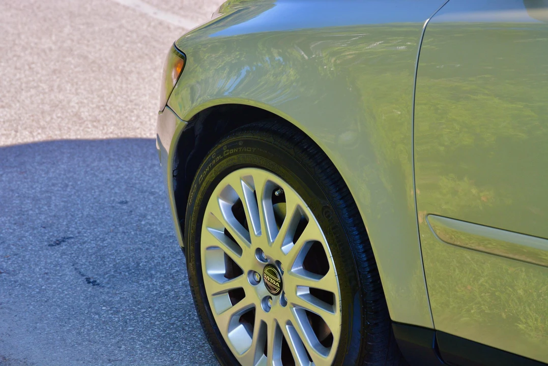 2005 Volvo S40 2nd Gen - Image 11 of 31
