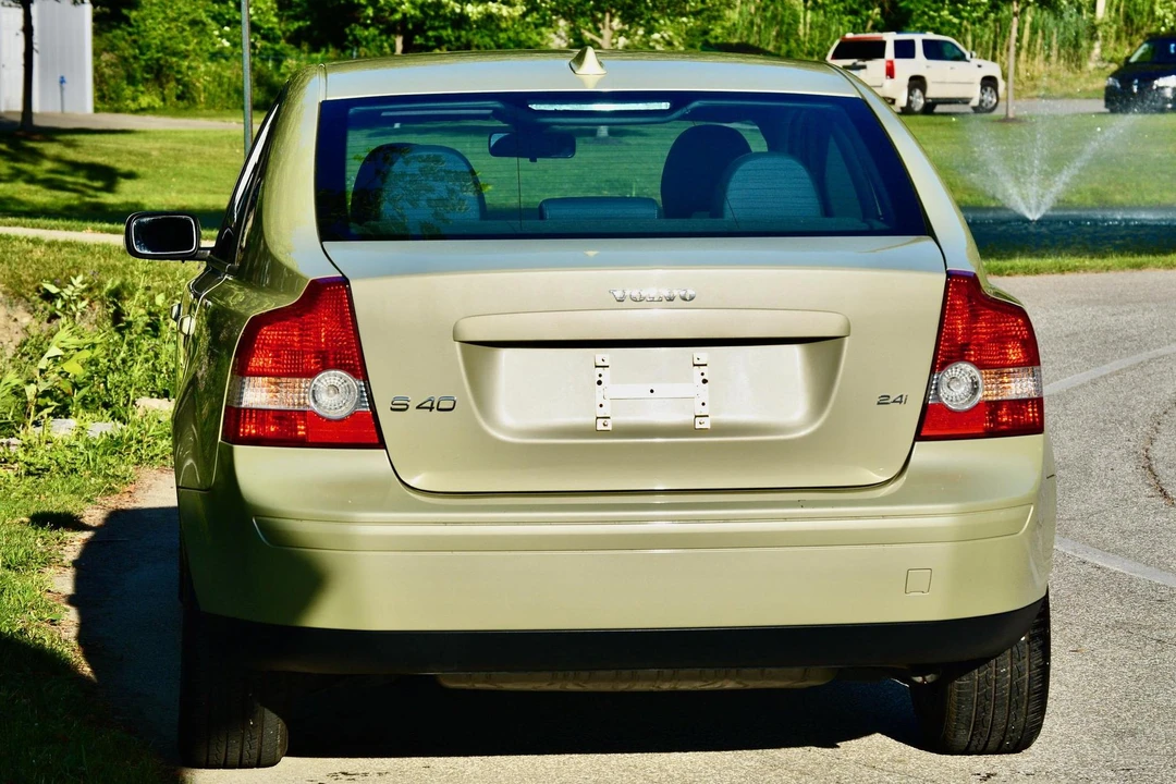 2005 Volvo S40 2nd Gen - Image 5 of 31