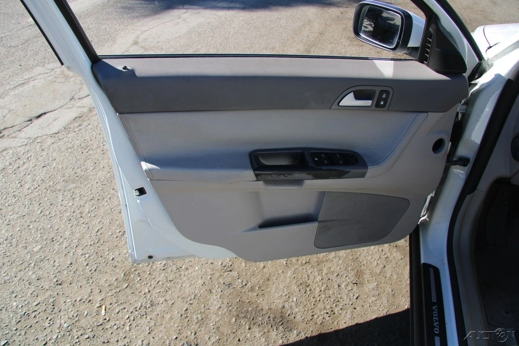 2005 Volvo S40 2nd Gen - Image 11 of 21