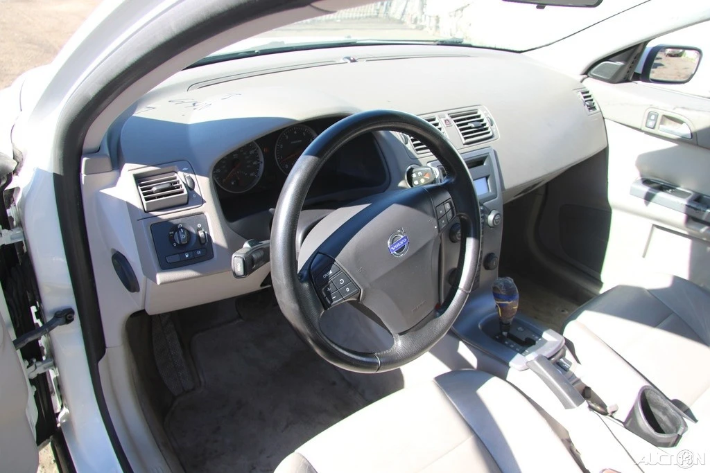 2005 Volvo S40 2nd Gen - Image 13 of 21