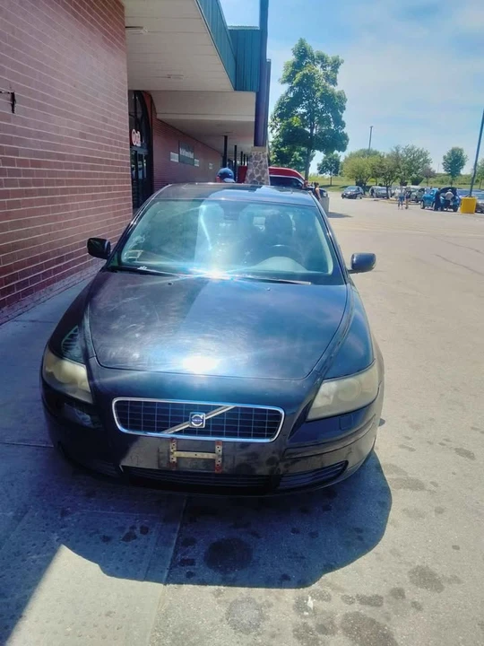 2005 Volvo S40 2nd Gen - Image 2 of 3