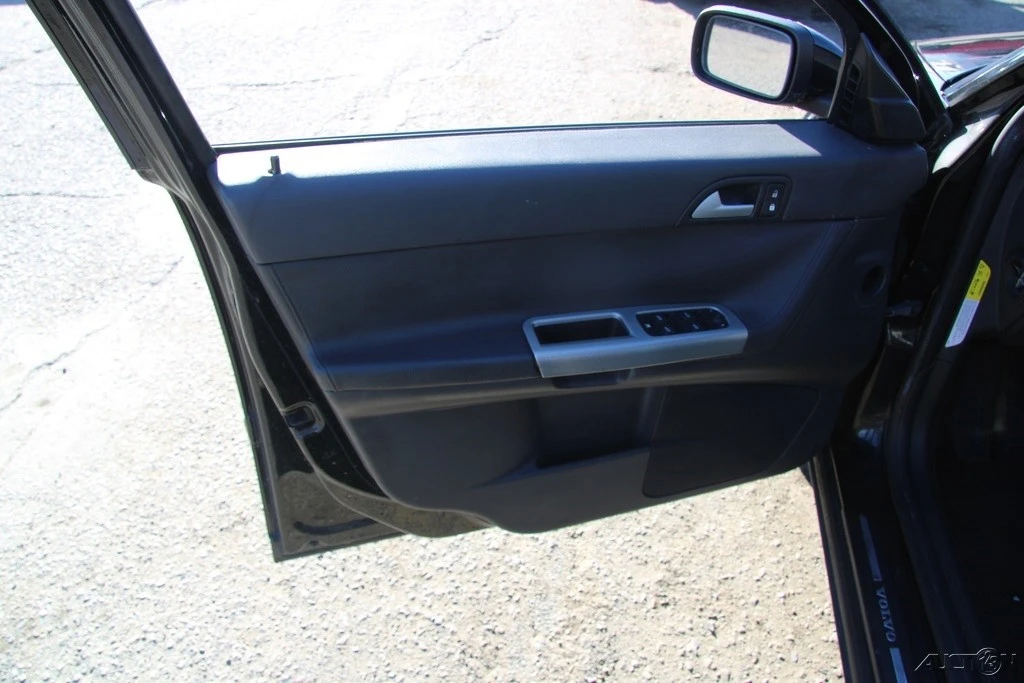2005 Volvo S40 2nd Gen - Image 13 of 21