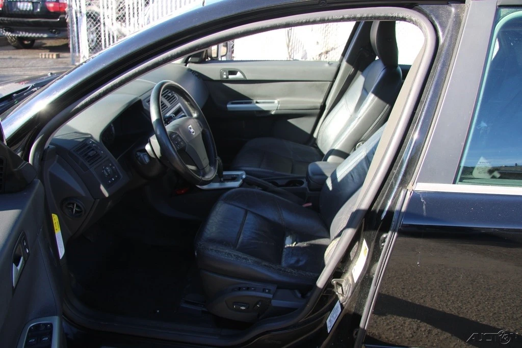 2005 Volvo S40 2nd Gen - Image 14 of 21