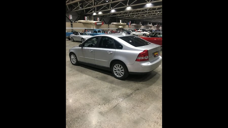2005 Volvo S40 2nd Gen - Image 2 of 3