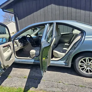 2005 Volvo S60 2.4 Sedan 4D