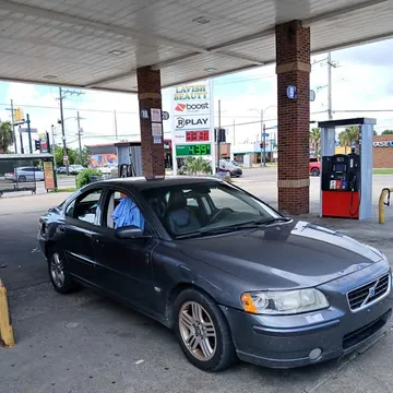 2005 Volvo S60 · 2.5T Sedan 4D