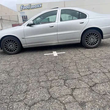 2005 Volvo S60 2.5T Sedan