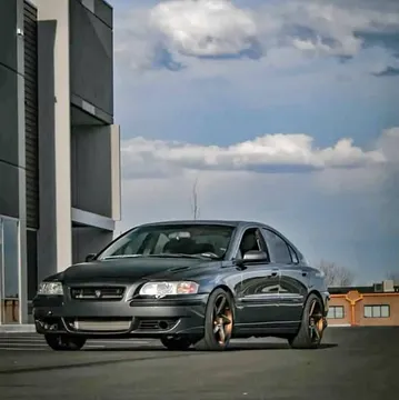 2005 Volvo S60 R Sedan 4D