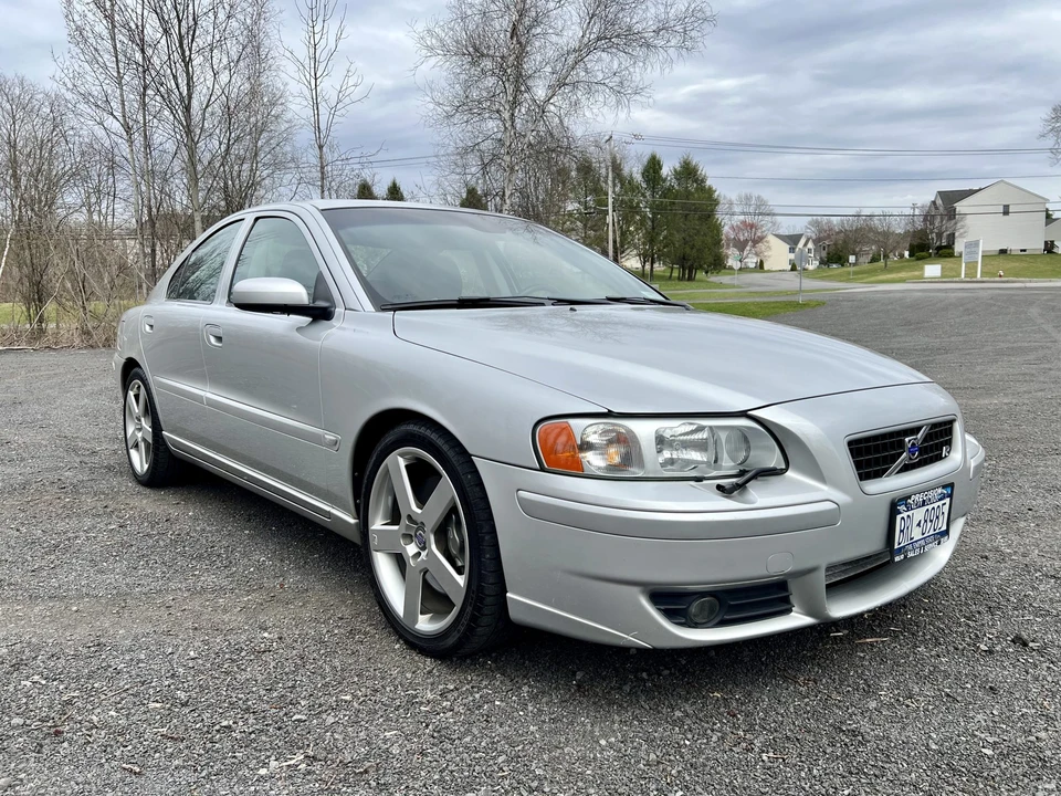 2005 Volvo S60 R 1st Gen - Image 2 of 31