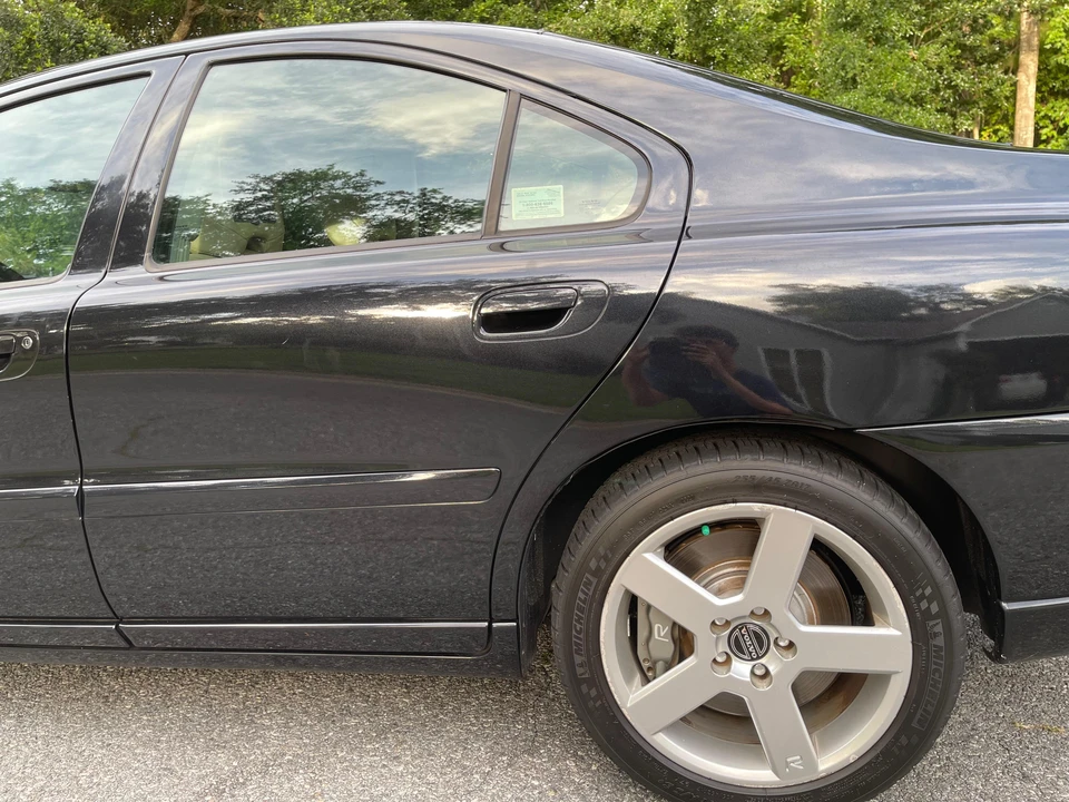2005 Volvo S60 R 1st Gen - Image 17 of 31