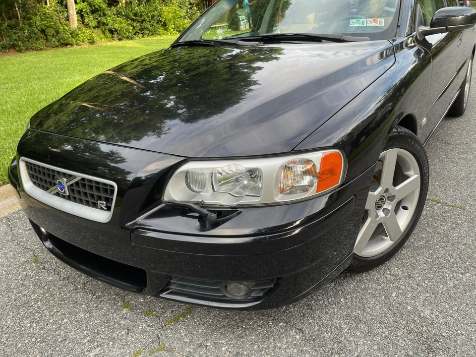 2005 Volvo S60 R 1st Gen - Image 14 of 31