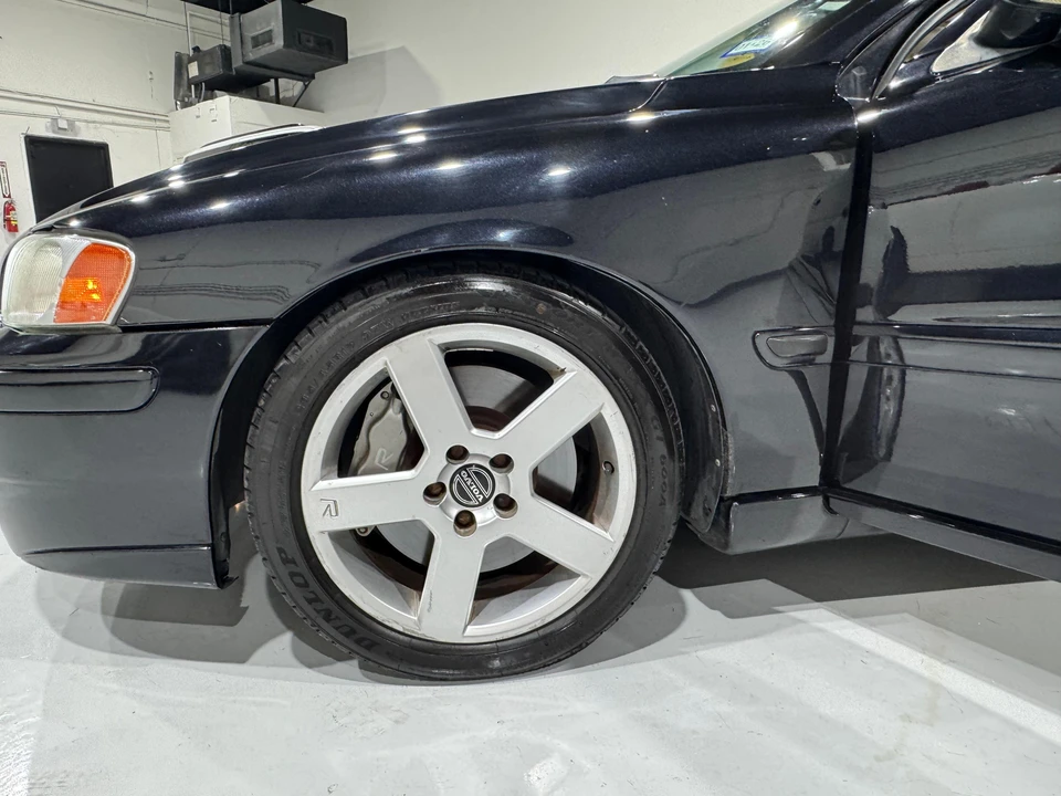 2005 Volvo S60 R 1st Gen - Image 14 of 31