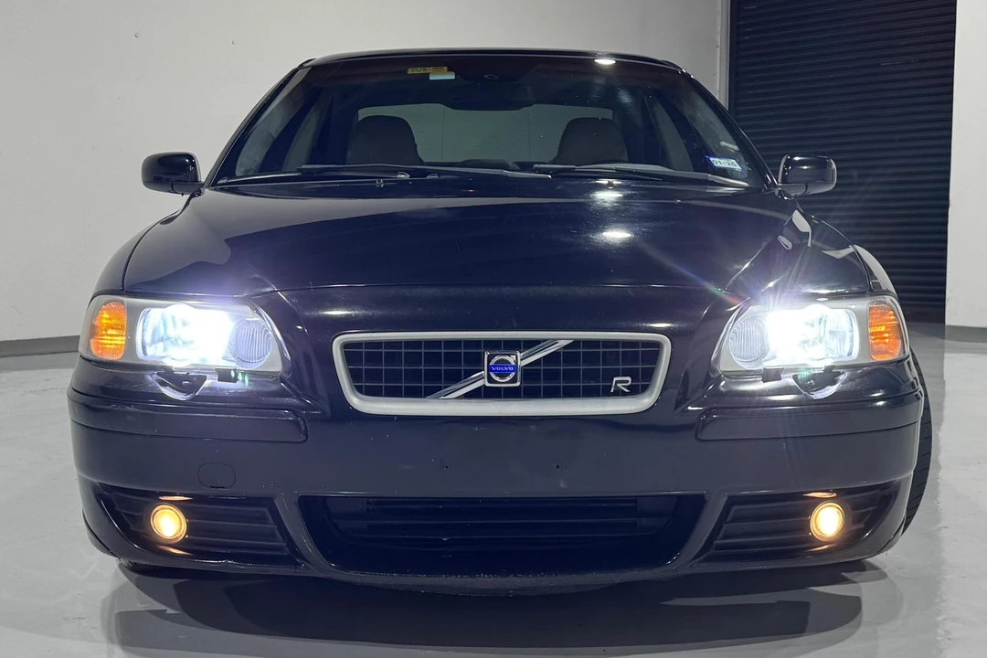 2005 Volvo S60 R 1st Gen - Image 2 of 31