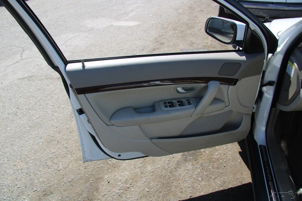 2005 Volvo S80 1st Gen - Image 15 of 21