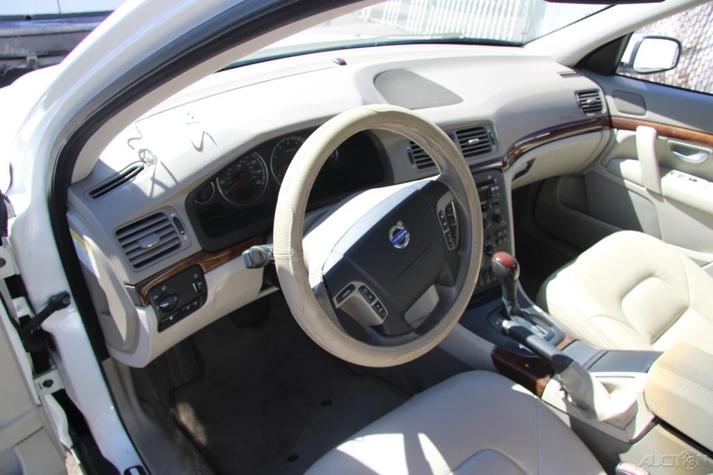 2005 Volvo S80 1st Gen - Image 17 of 21