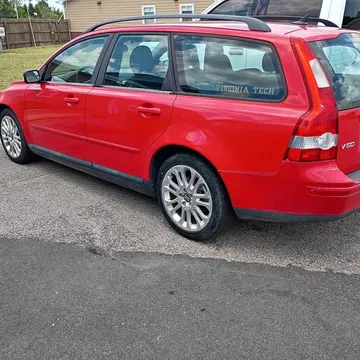 2005 Volvo V50 2.4i Sport Wagon 4D