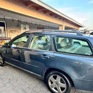 2005 Volvo V50