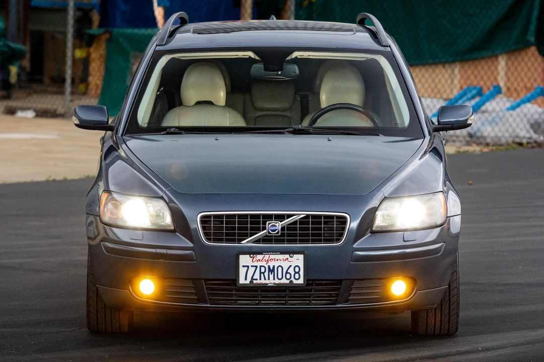 2005 Volvo V50 - Image 2 of 31