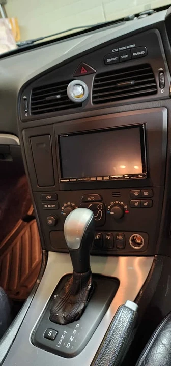2005 Volvo V70 2nd Gen - Image 10 of 14