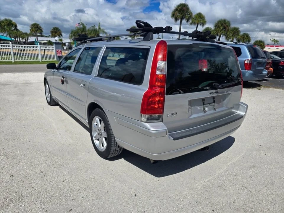 2005 Volvo V70 2nd Gen - Image 12 of 15