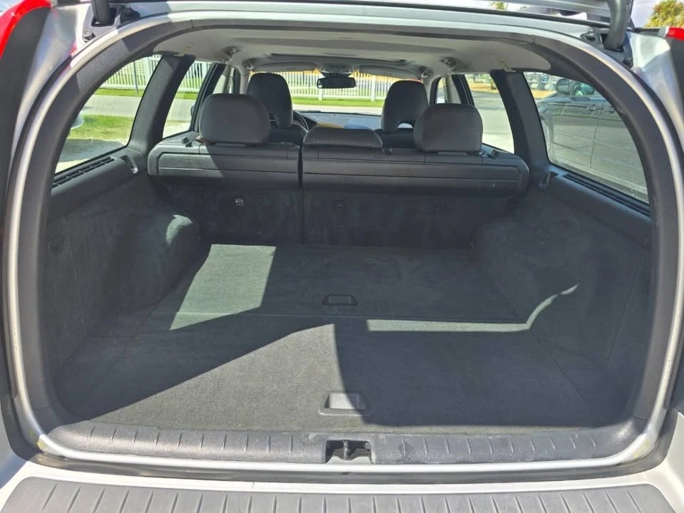 2005 Volvo V70 2nd Gen - Image 11 of 15