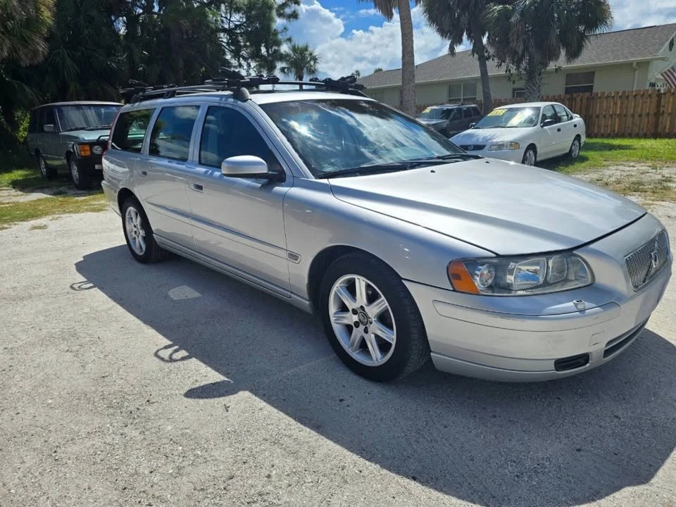 2005 Volvo V70 2nd Gen - Image 5 of 15
