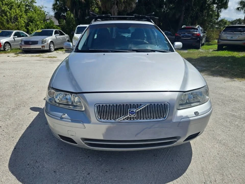 2005 Volvo V70 2nd Gen - Image 3 of 15
