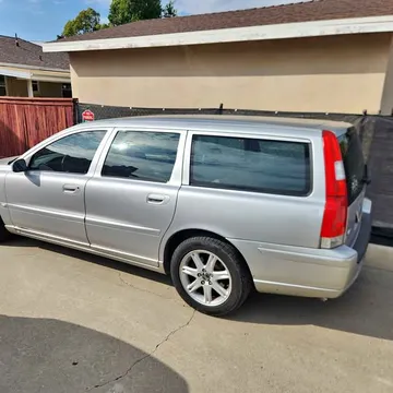 2005 Volvo V70 2.4 Wagon 4D