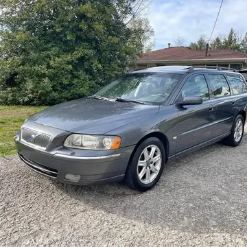 2005 Volvo V70 2.5T Wagon 4D