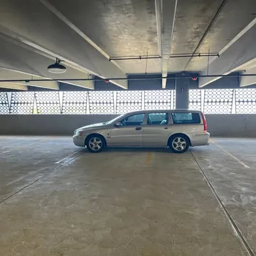 2005 Volvo V70 2.5T Sport