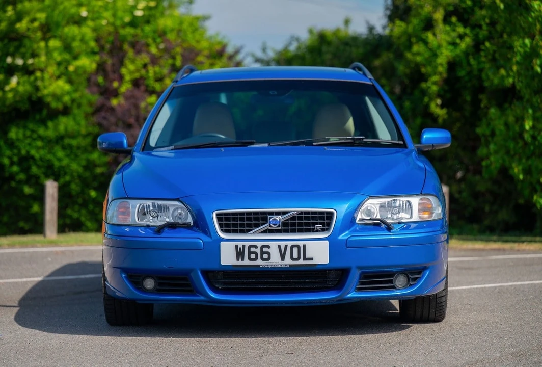 2005 Volvo V70 R 2nd Gen - Image 2 of 30