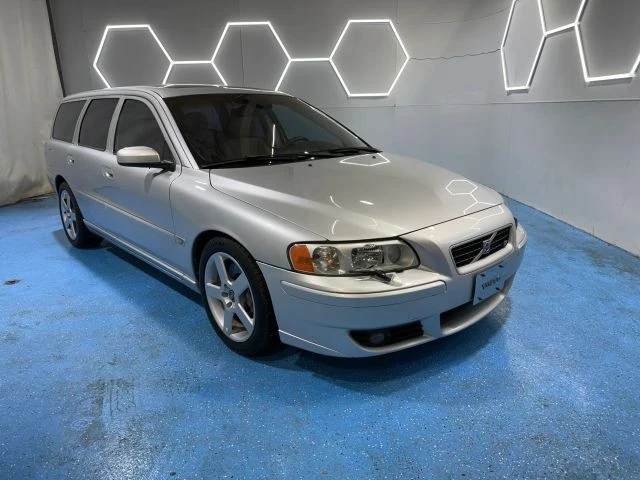 2005 Volvo V70 R 2nd Gen - Image 9 of 21