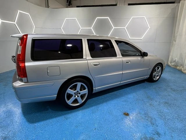 2005 Volvo V70 R 2nd Gen - Image 18 of 21