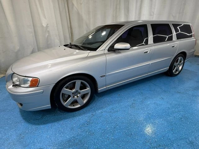 2005 Volvo V70 R 2nd Gen - Image 14 of 21