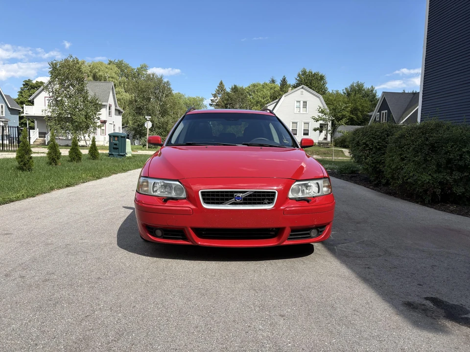 2005 Volvo V70 R 2nd Gen - Image 2 of 31