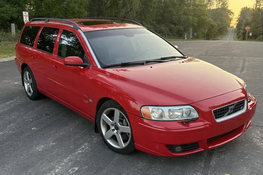 2005 Volvo V70R 6-Speed