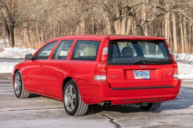 2005 Volvo V70 2nd Gen - Image 2 of 8