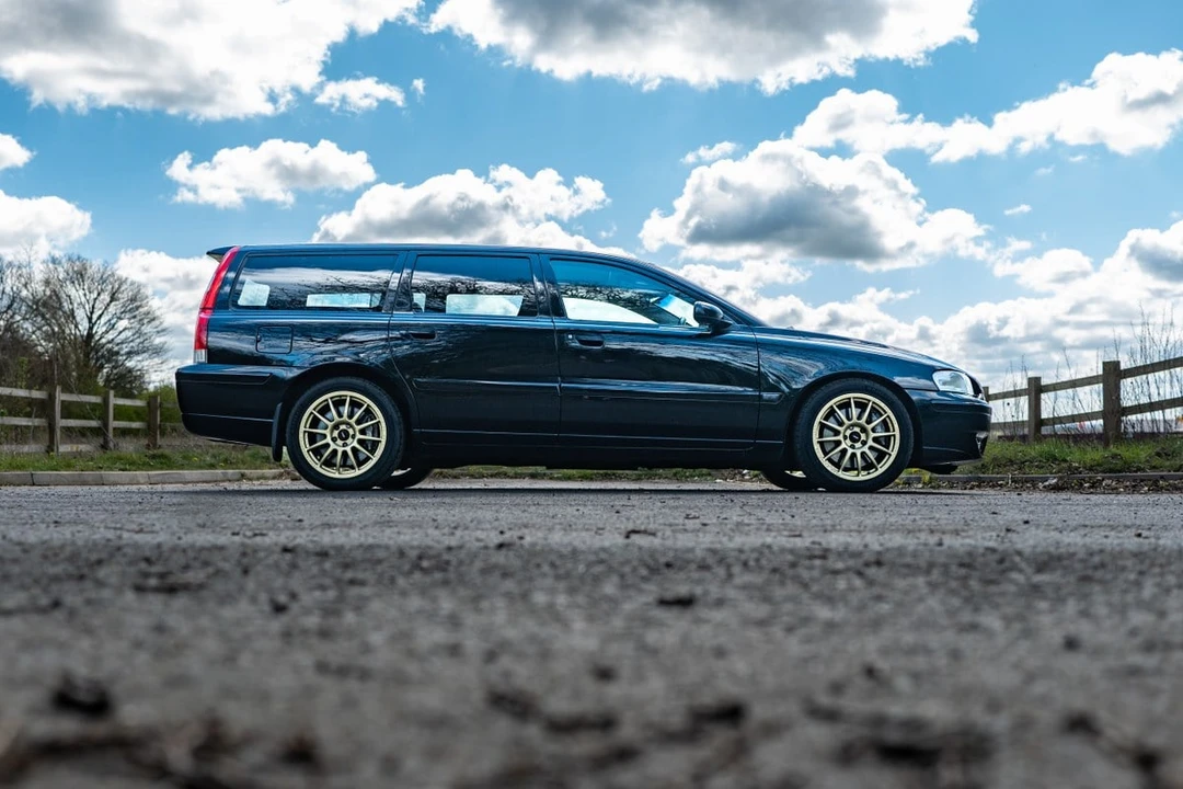 2005 Volvo V70 R 2nd Gen - Image 17 of 30