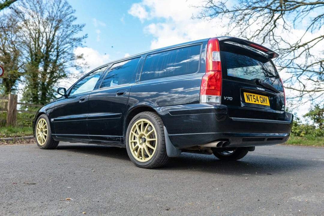 2005 Volvo V70 R 2nd Gen - Image 16 of 30