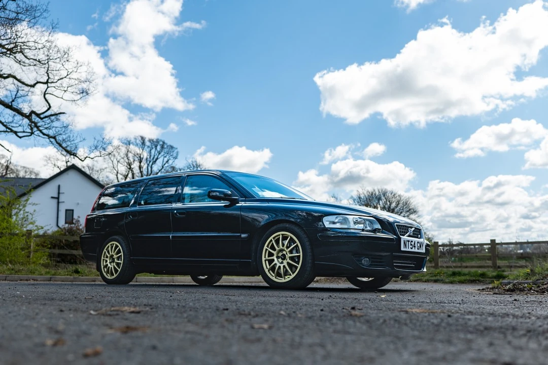 2005 Volvo V70 R 2nd Gen - Image 2 of 30