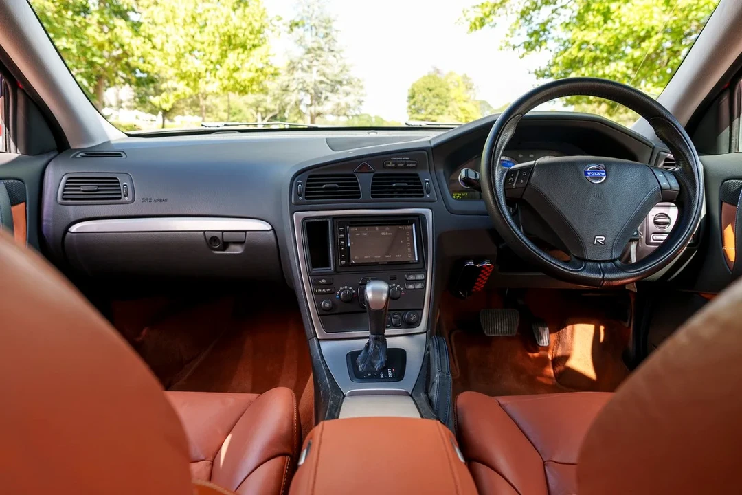 2005 Volvo V70 R 2nd Gen - Image 15 of 30